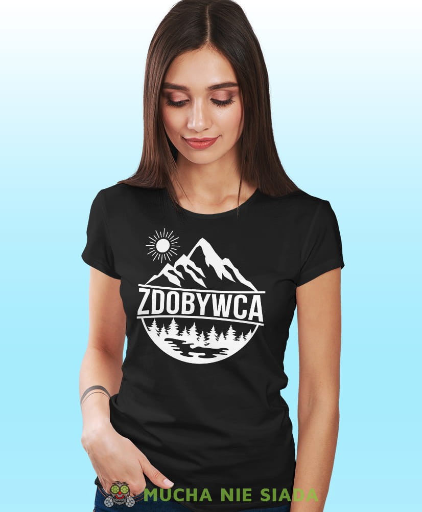 Damska koszulka z nadrukiem - Zdobywca - Idealna za wypad w góry, czarna koszulka z nadrukiem, wycieczka w góry, górska wyprawa, T-shirt dla miłośników turystyki górskiej, mucha nie siada koszulki.jpg