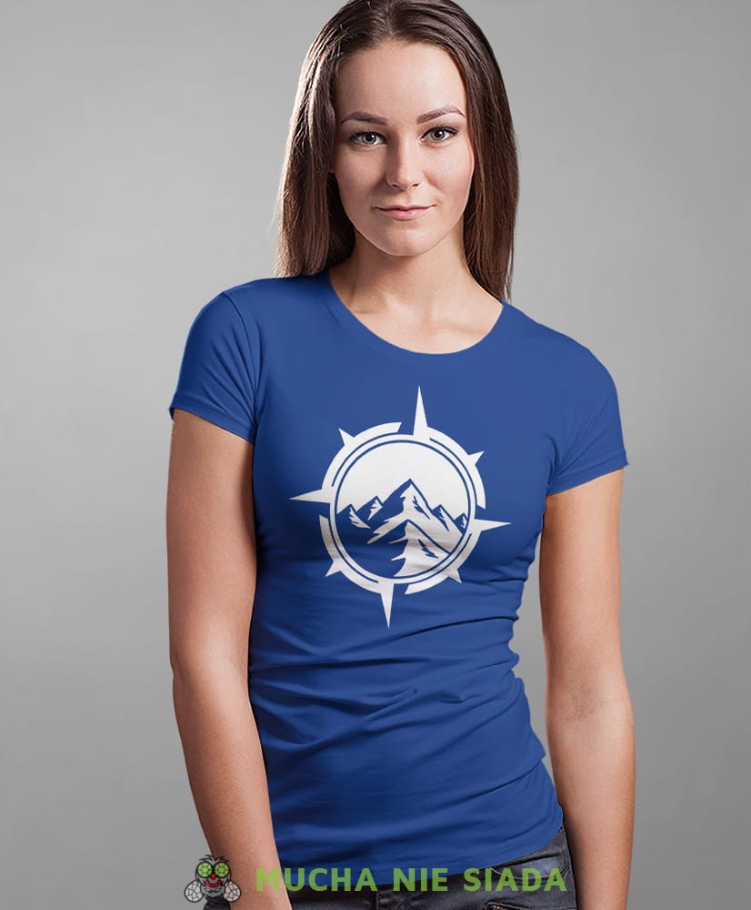 Damska koszulka z nadrukiem - Kompas góry  - Idealna za wypad w góry, niebieska koszulka z nadrukiem, wycieczka w góry, górska wyprawa, T-shirt dla miłośników turystyki górskiej, mucha nie siada koszulki.jpg