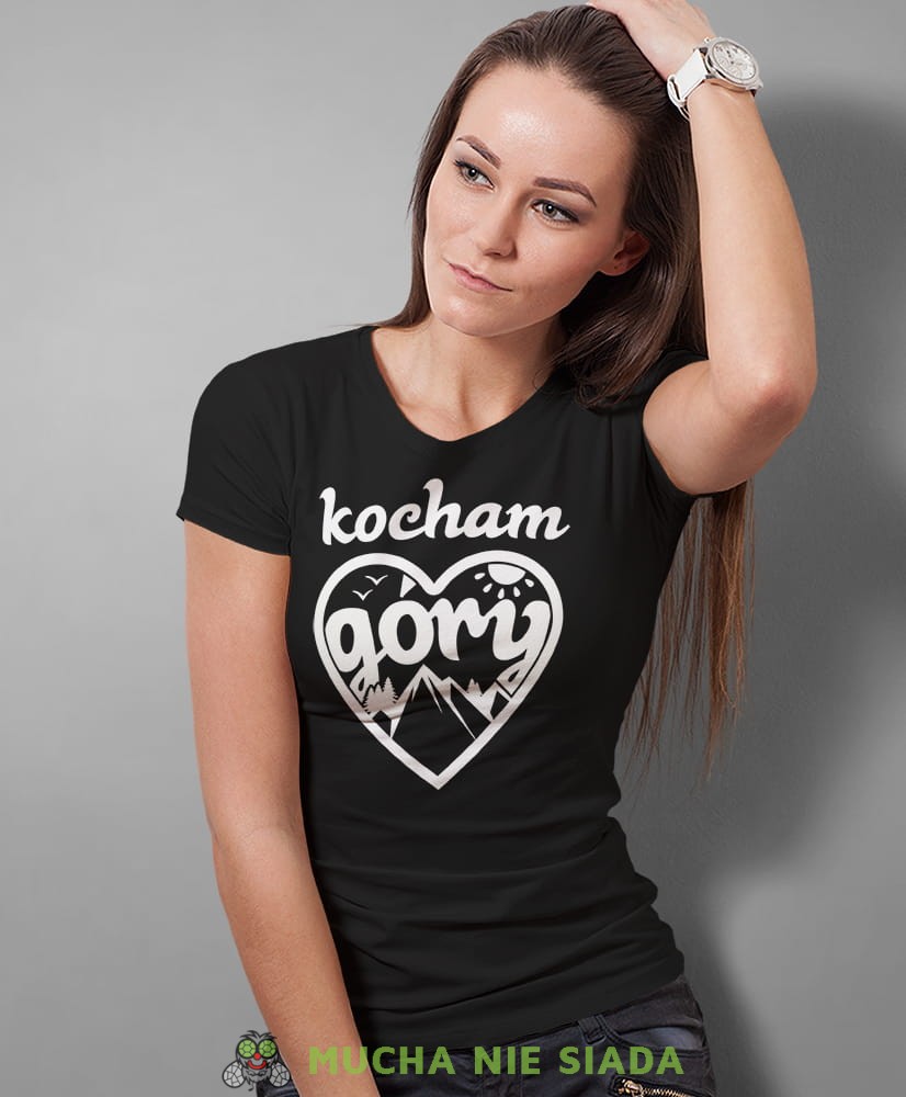 Damska koszulka z nadrukiem - Kocham góry, serce - Idealna za wypad w góry, czarna koszulka z nadrukiem, wycieczka w góry, górska wyprawa, T-shirt dla miłośników turystyki górskiej, mucha nie siada koszulki.jpg