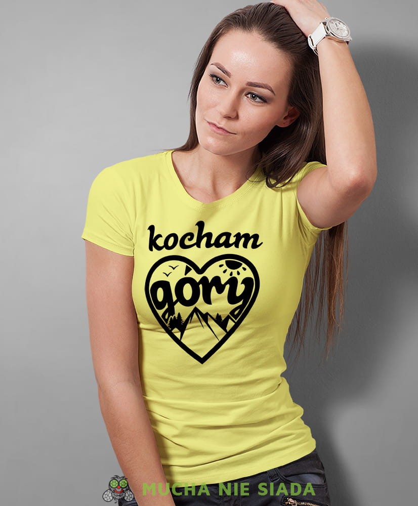 Damska koszulka z nadrukiem - Kocham góry, serce - Idealna za wypad w góry, żółta koszulka z nadrukiem, wycieczka w góry, górska wyprawa, T-shirt dla miłośników turystyki górskiej, mucha nie siada koszulki.jpg