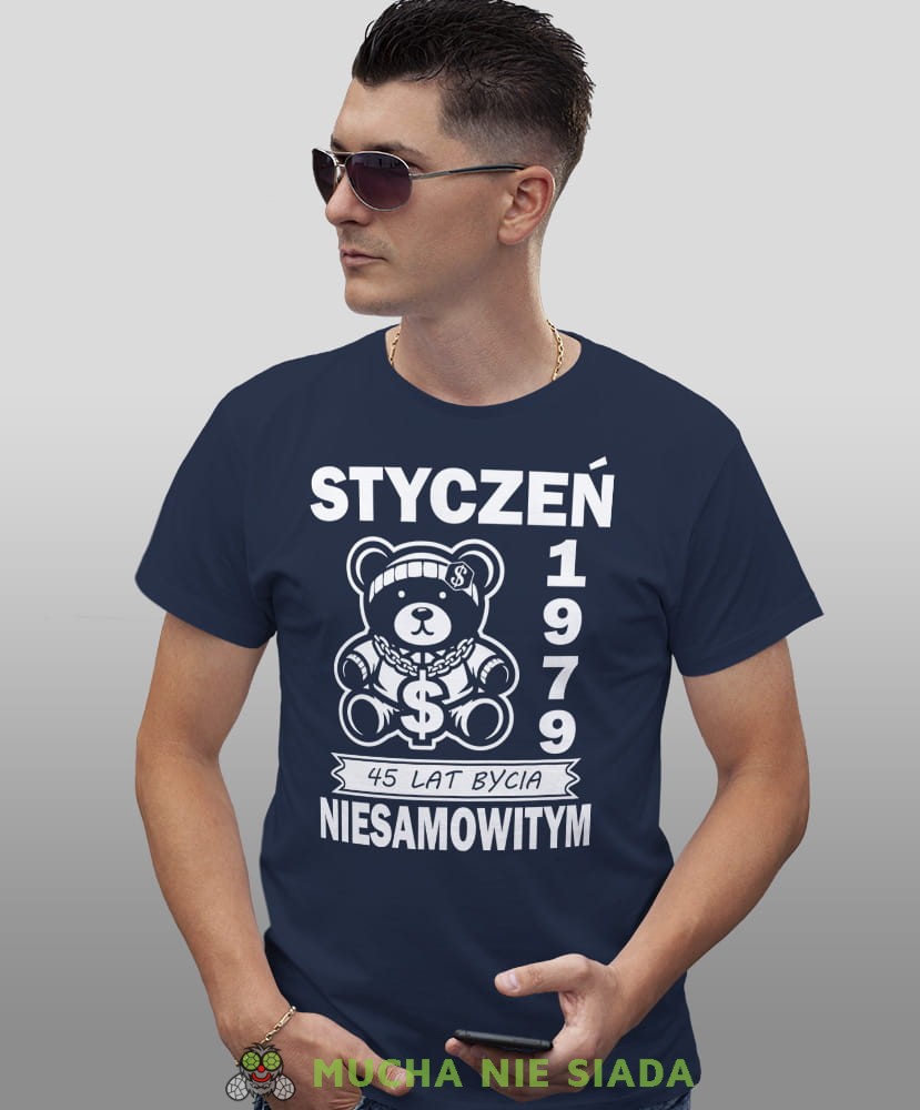 Miś 20 30 40 50 60 70 80 lat bycia niesamowitym, granatowa męska koszulka urodzinowa, na urodziny, na prezent, fajna koszulka, dla chłopaka, dla męża, mucha nie siada, mns.jpg