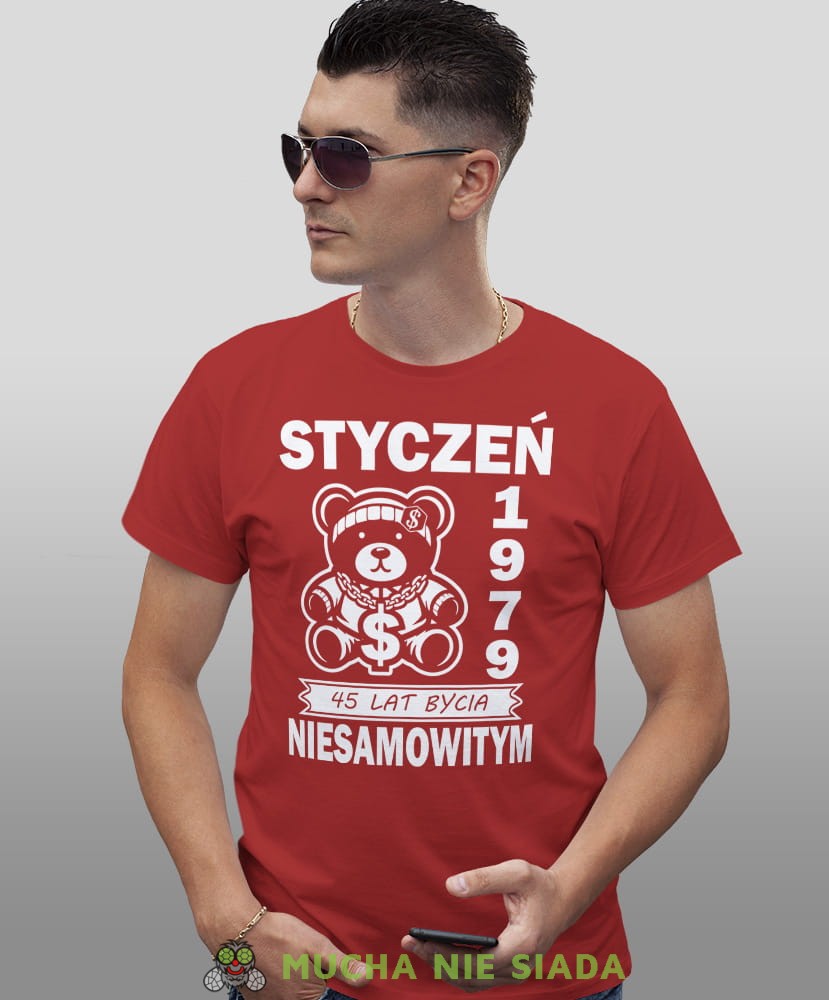 Miś 20 30 40 50 60 70 80 lat bycia niesamowitym, czerwona męska koszulka urodzinowa, na urodziny, na prezent, fajna koszulka, dla chłopaka, dla męża, mucha nie siada, mns.jpg