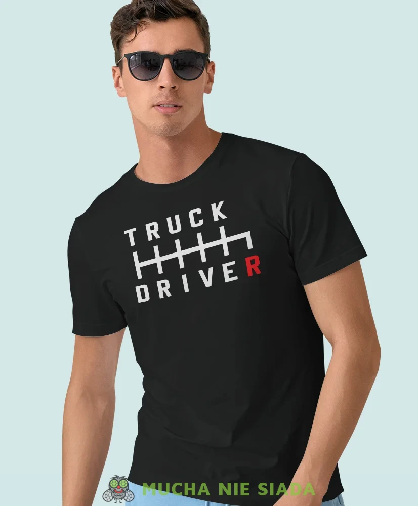 Truck driver, czarna koszulka z nadrukiem, prezent dla kierowcy tira, prezent dla kierowcy ciężarówki, koszulka dla kierowcy ciężarówki, koszulki dla kierowcy, mucha niesiada, mns.webp