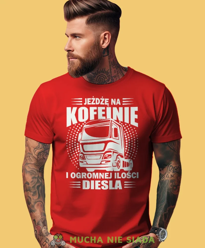 Jeżdżę na kofeinie i ogromnej ilości diesla, czerwona koszulka z nadrukiem, prezent dla kierowcy tira, prezent dla kierowcy ciężarówki, koszulka dla kierowcy ciężarówki, koszulki dla kierowcy, mucha niesiada, mns.webp