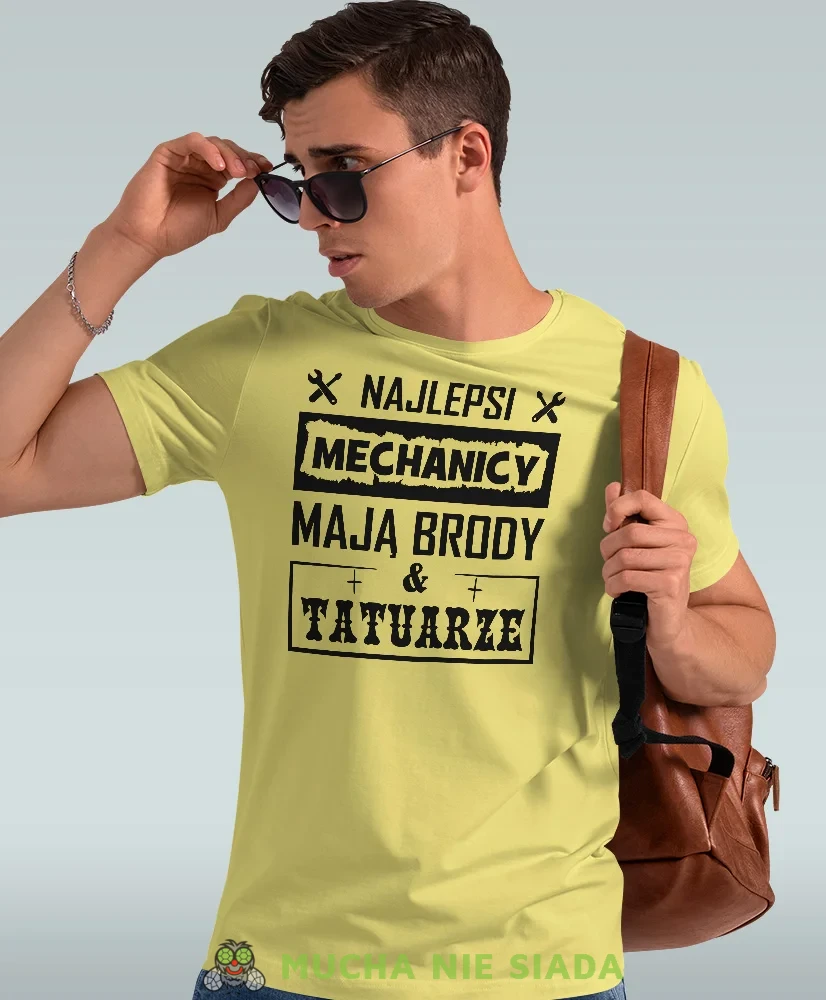Najlepsi mechanicy mają brody i tatuarze, żólta męska koszulka, prezent dla mechanika, koszulka z nadrukiem dla mechanika, koszulka dla mechanika, koszulki dla mechanika, mucha niesiada, mns.webp