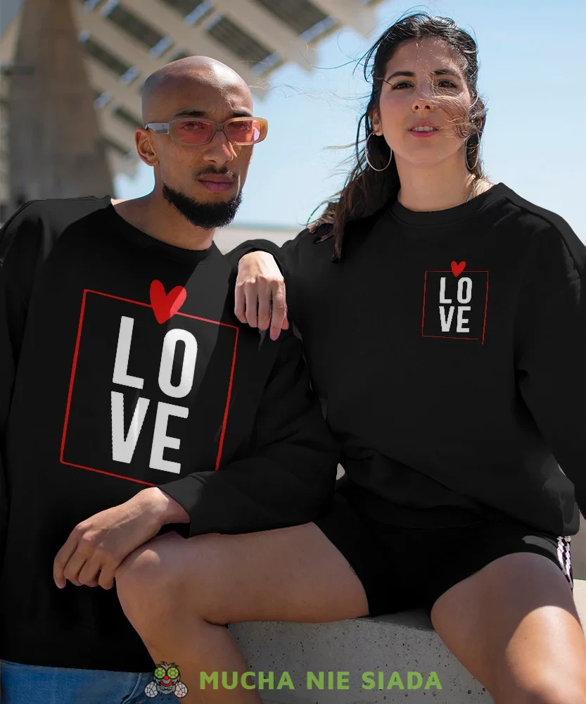 Love Love, czarne bluzy dla par, dla chłopaka, dla dziewczyny, dla zakochanych, dla par, bluzy na  walentynki,dla męża, dla żony, bluzy dla par, mucha nie siada, mns.webp