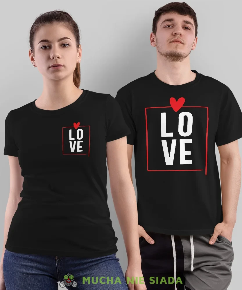 Love Love, czarne koszulki dla par, dla męża, dla żony, dla chłopaka, dla dziewczyny, dla zakochanych, dla par, walentynki, fajne koszulki, t-shirty dla par, mucha nie siada, mns.webp