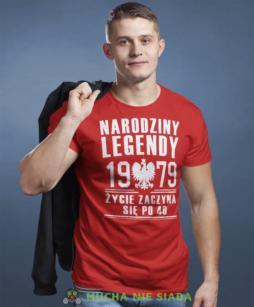 Narodziny legendy życie zaczyna się po 20, 30, 40, 50, 60, 70 ... Koszulka urodzinowa czerwona