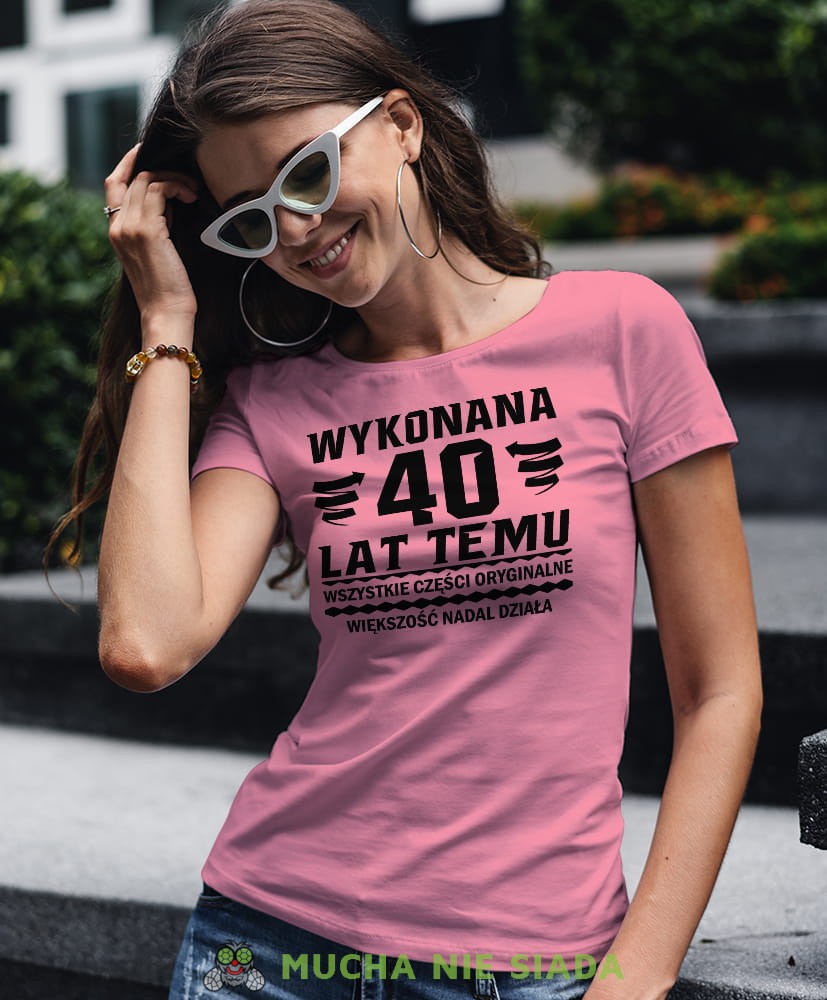 wykonana 30; 40; 50; 60; 70 lat temu wszystkie części oryginalne większość nadal działa różowa koszulka urodzinowa.jpg