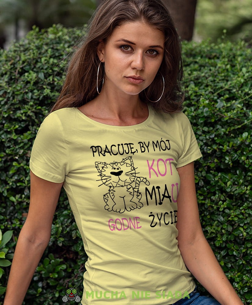 pracuje by mój kot miau godne życie żółta damska koszulka z nadrukiem na prezent dla dziewczyny dla żony.jpg