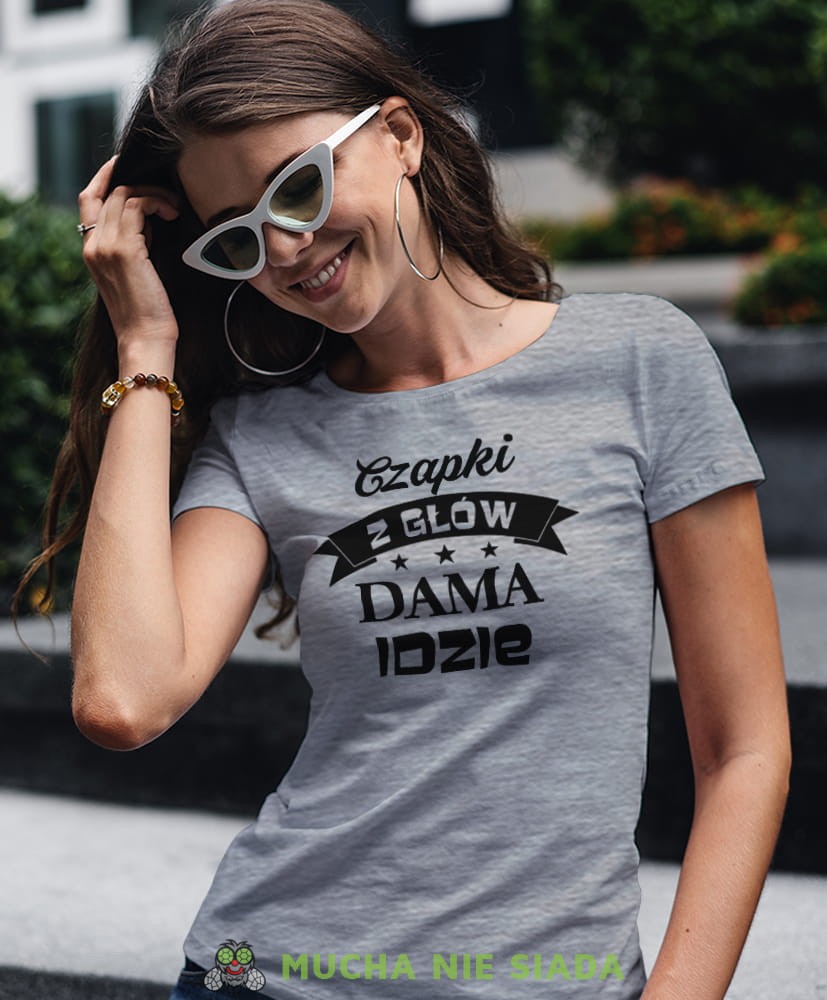 czapki z głów dama idzie szara damska koszulka z nadrukiem na prezent dla dziewczyny dla żony.jpg