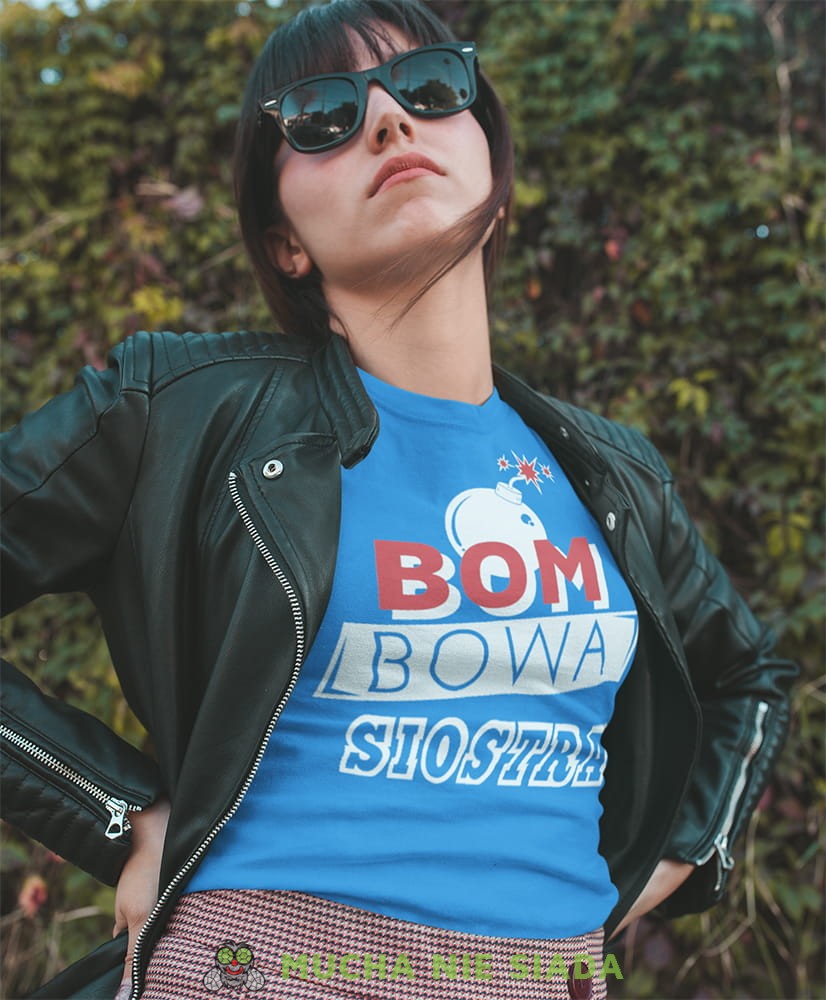 bombowa siostra niebieska damska koszulka dla siostry z nadrukiem na prezent na urodziny.jpg
