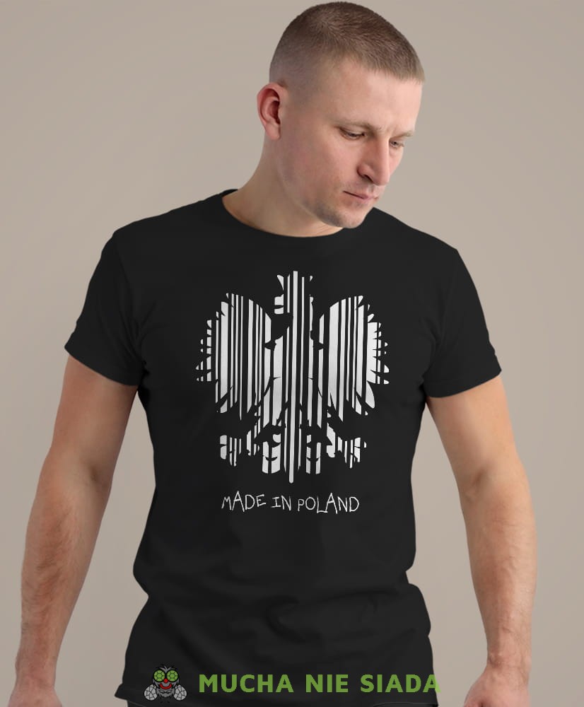 Made in Poland, czarna męska koszulka z nadrukiem, koszulka patriotyczna, koszulki z grafiką patriotyczną, dla mężczyzny, dla chłopaka na prezent, koszulka Polska, koszulki Polska.jpg
