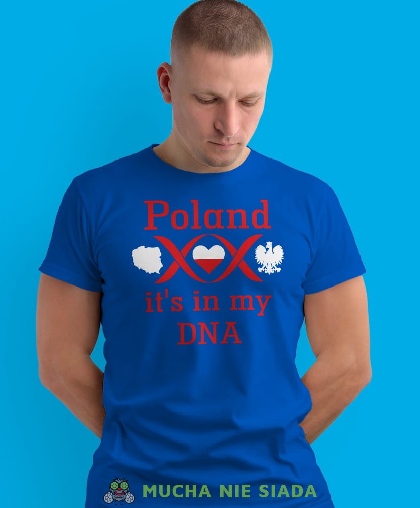 Poland it's in my dna, niebieska męska koszulka z nadrukiem, koszulka patriotyczna, koszulki z grafiką patriotyczną, dla mężczyzny, dla chłopaka na prezent, koszulka Polska, koszulki Polska.jpg