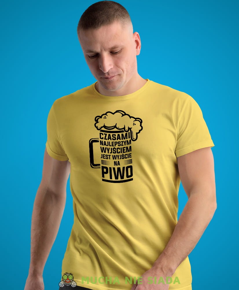 Czasami najlepszym wyjściem jest wyjście na piwo kufel, żółta męska koszulka z nadrukiem na co dzień, na prezent, fajna koszulka.jpg