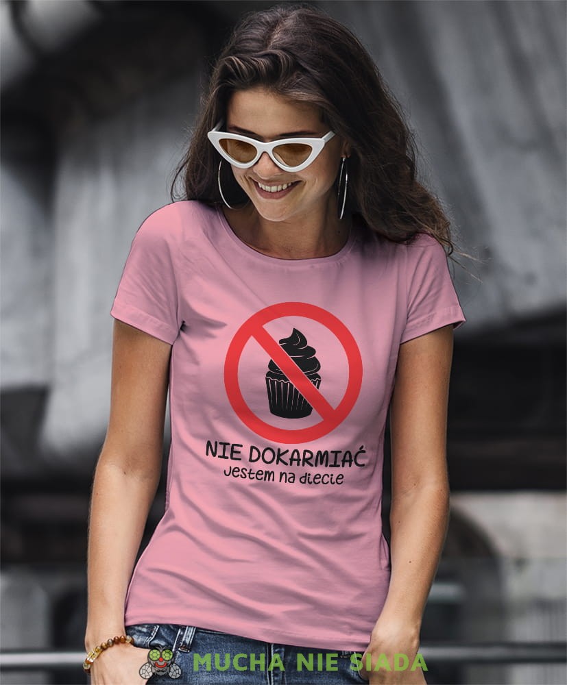 nie dokarmiać jestem na diecie różowa koszulka.jpg