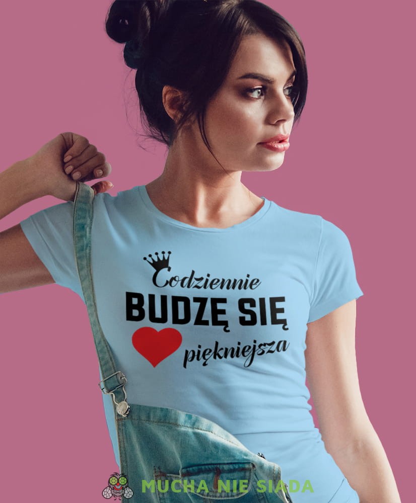 codziennie budzę się piękniejsza, jasnoniebieska damska koszulka z nadrukiem na prezent dla dziewczyny dla żony.jpg