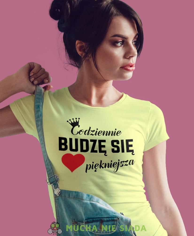 codziennie budzę się piękniejsza, żółta damska koszulka z nadrukiem na prezent dla dziewczyny dla żony.jpg