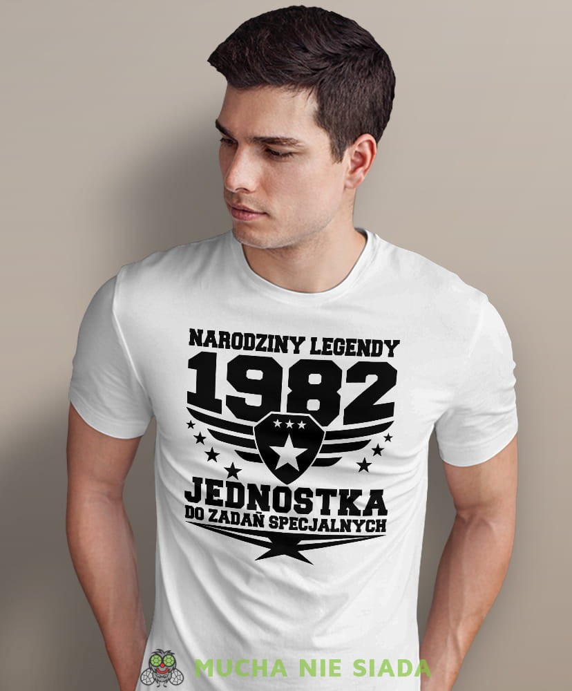 narodziny legendy jednostka do zadań specjalnych, biała męska koszulka urodzinowa, na urodziny, na prezent, fajna koszulka, dla chłopaka, dla męża, mucha nie siada, mns.jpg
