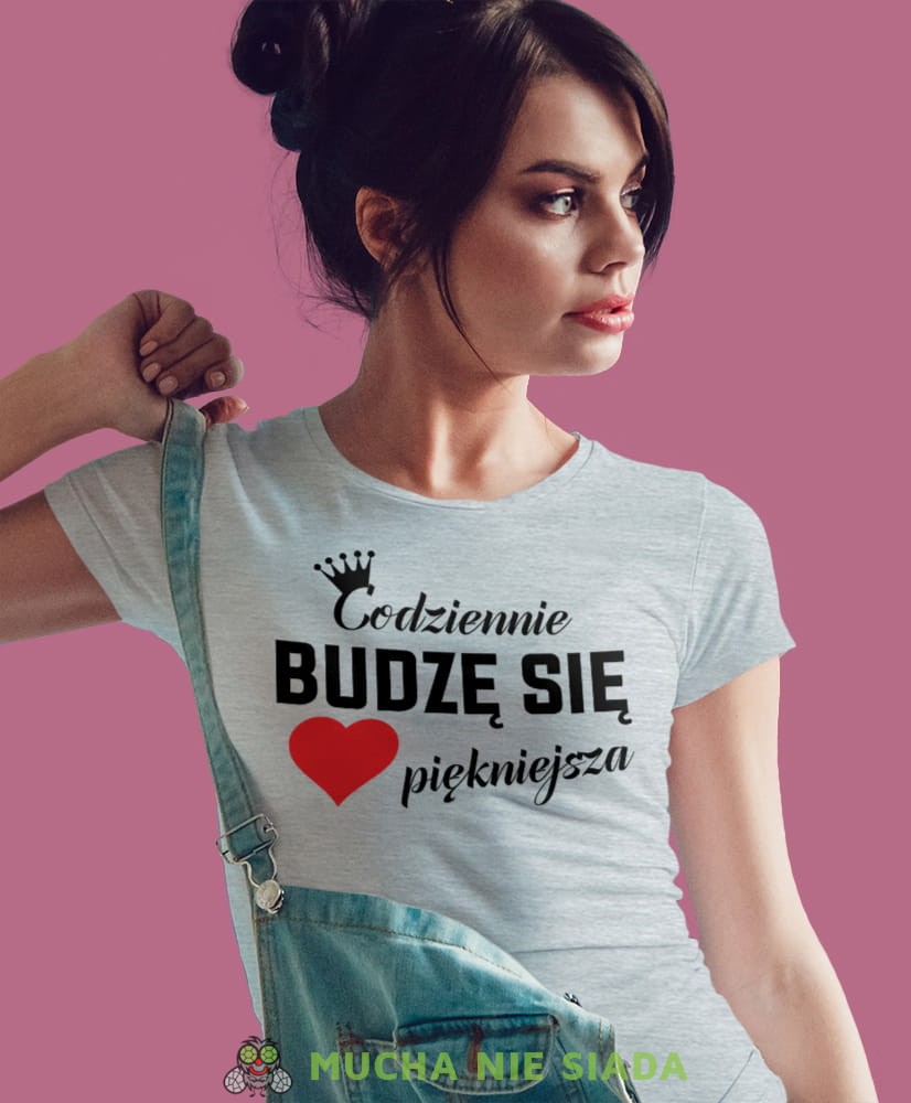 codziennie budzę się piękniejsza, szara damska koszulka z nadrukiem na prezent dla dziewczyny dla żony.jpg
