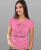 Damska koszulka z nadrukiem - Wlezę wszędzie - Idealna za wypad w góry, różowa koszulka z nadrukiem, wycieczka w góry, górska wyprawa, T-shirt dla miłośników turystyki górskiej, mucha nie siada koszulki.jpg