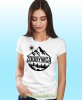 Damska koszulka z nadrukiem - Zdobywca - Idealna za wypad w góry, biała koszulka z nadrukiem, wycieczka w góry, górska wyprawa, T-shirt dla miłośników turystyki górskiej, mucha nie siada koszulki.jpg
