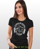 Damska koszulka z nadrukiem - W górach jest wszystko co kocham - Idealna za wypad w góry, czarna koszulka z nadrukiem, wycieczka w góry, górska wyprawa, T-shirt dla miłośników turystyki górskiej, mucha nie siada koszulki.jpg