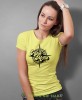 Damska koszulka z nadrukiem - Hike more - Idealna za wypad w góry, żółta koszulka z nadrukiem, wycieczka w góry, górska wyprawa, T-shirt dla miłośników turystyki górskiej, mucha nie siada koszulki.jpg