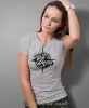 Damska koszulka z nadrukiem - Hike more - Idealna za wypad w góry, szara koszulka z nadrukiem, wycieczka w góry, górska wyprawa, T-shirt dla miłośników turystyki górskiej, mucha nie siada koszulki.jpg