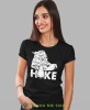 Damska koszulka z nadrukiem - Hike - But górski - Idealna za wypad w góry, czarna koszulka z nadrukiem, wycieczka w góry, górska wyprawa, T-shirt dla miłośników turystyki górskiej, mucha nie siada koszulki.jpg