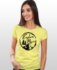 Damska koszulka z nadrukiem - Explore more - Idealna za wypad w góry, żółta koszulka z nadrukiem, wycieczka w góry, górska wyprawa, T-shirt dla miłośników turystyki górskiej, mucha nie siada koszulki.jpg