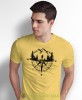 Męska koszulka z nadrukiem - Góry Las Kompas Wędrowiec - Idealna na wypad w góry, żółta koszulka z nadrukiem, wycieczka w góry, górska wyprawa, T-shirt dla miłośników turystyki górskiej, mucha nie siada koszulki.jpg