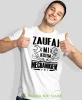 Zaufaj mi jestem mechanikiem, biała męska koszulka, prezent dla mechanika, koszulka z nadrukiem dla mechanika, koszulka dla mechanika, koszulki dla mechanika, mucha niesiada, mns.webp
