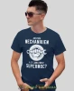Jestem  mechanikiem a Ty jaką masz supermoc, granatowa męska koszulka, prezent dla mechanika, koszulka z nadrukiem dla mechanika, koszulka dla mechanika, koszulki dla mechanika, mucha niesiada, mns.webp