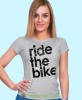 ride the bike, szara damska koszulka rowerowa z nadrukiem, na rower, fajna koszulka dla rowerzystki, na co dzień, na prezent.jpg