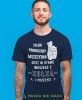 tylko prawdziwy mężczyzna jest w stanie mieszkać z zołzą i przeżyć, granatowa męska koszulka z nadrukiem na co dzień, na prezent, fajna koszulka.jpg