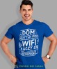 dom jest tam gdzie wifi łączy się automatycznie, niebieska męska koszulka z nadrukiem na co dzień, na prezent, fajna koszulka, dla chłopaka, dla męża, mucha nie siada.jpg