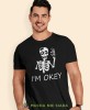 i'm okey, czarna męska koszulka z nadrukiem na co dzień, na prezent, fajna koszulka, dla chłopaka, dla męża, mucha nie siada opis.jpg