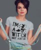 i'm a witch not a bitch, szara damska koszulka z nadrukiem na prezent dla dziewczyny dla żony.jpg