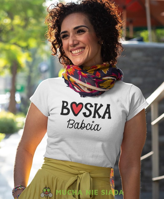 Boska babcia, biała koszulka damska z nadrukiem, na urodziny, na dzień babci, na prezent, mucha nie siada sklep, mns sklep.jpg