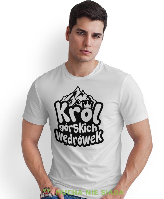 Męska koszulka z nadrukiem - Król górskich wędrówek - Idealna za wypad w góry, biała koszulka z nadrukiem, wycieczka w góry, górska wyprawa, T-shirt do miłośników turystyki górskiej, mucha nie siada koszulki.jpg