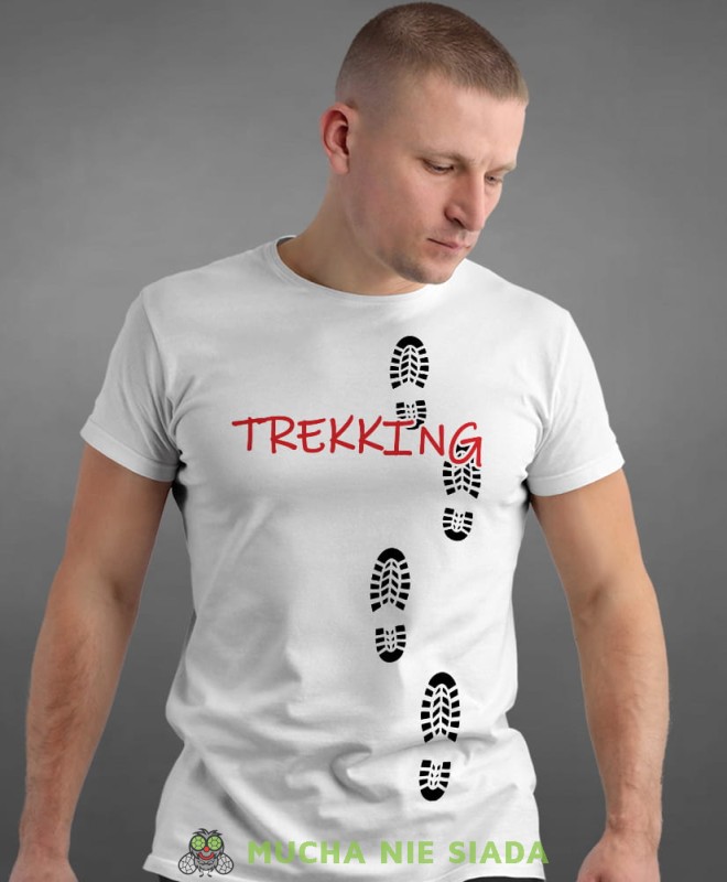 Męska koszulka z nadrukiem - Trekking Ślady butów- Idealna na wypad w góry, biała koszulka z nadrukiem, wycieczka w góry, górska wyprawa, T-shirt dla miłośników turystyki górskiej, mucha nie siada koszulki.jpg