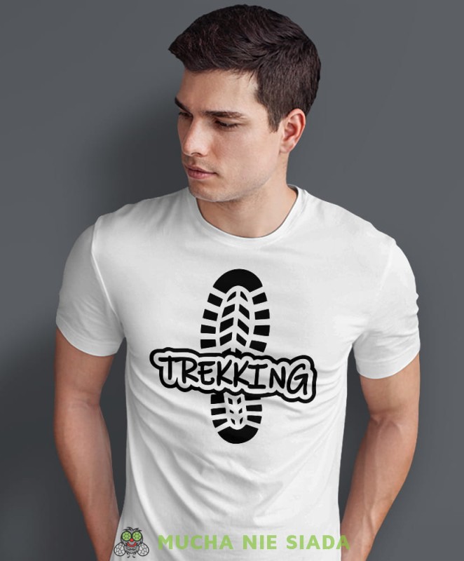 Męska koszulka z nadrukiem - Trekking Ślad buta - Idealna na wypad w góry, biała koszulka z nadrukiem, wycieczka w góry, górska wyprawa, T-shirt dla miłośników turystyki górskiej, mucha nie siada koszulki.jpg