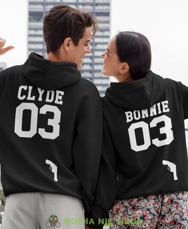 Bonnie Clyde, czarne bluzy z kapturem dla par, bluzy dla zakochanych, dla par, bluzy z kapturem na walentynki, fajne bluzy z kapturem, bluzy dla par, bluzy z kapturem dla par mucha nie siada, mns.webp