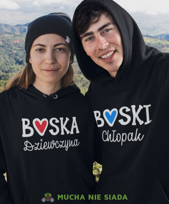 Boski chłopak Boska dziewczyna, czarne bluzy z kapturem dla par, bluzy dla zakochanych, dla par, bluzy z kapturem na walentynki, fajne bluzy z kapturem, bluzy dla par, bluzy z kapturem dla par mucha nie siada, mns.webp