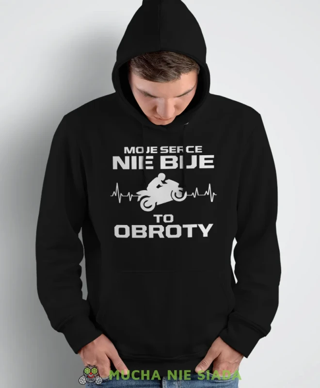Moje serce nie bije to obroty, czarna bluza z kapturem, bluza dla motocyklisty, bluzy na motocykl, bluza z kapturem na motocykl, męska bluza na motocykl, na prezent dla miłośnika motocykli.webp