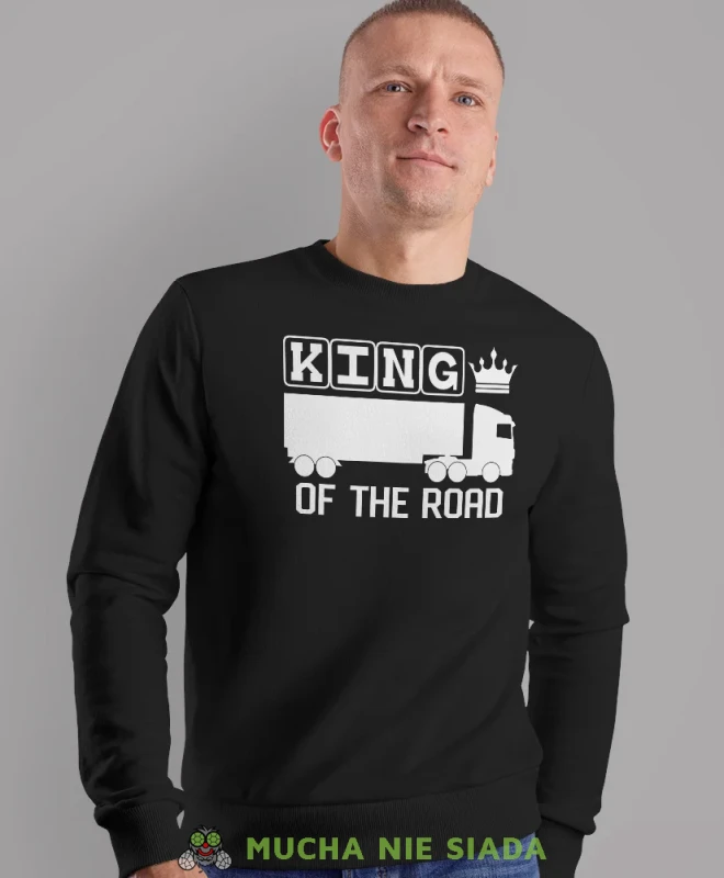 King of the road, czarna bluza bez kaptura, prezent dla kierowcy tira, prezent dla kierowcy ciężarówki, bluza dla kierowcy ciężarówki, bluzy dla kierowcy, mucha niesiada, mns.webp