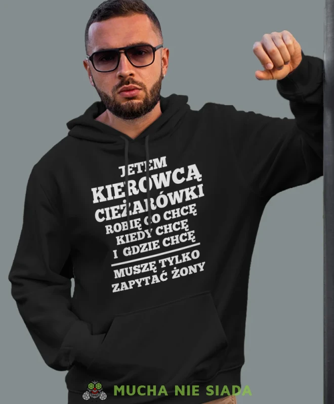 Jestem kierowcą ciężarówki i robię co chcę, czarna bluza z kapturem, prezent dla kierowcy tira, prezent dla kierowcy ciężarówki, bluza dla kierowcy ciężarówki, bluzy dla kierowcy, mucha niesiada, mns.webp