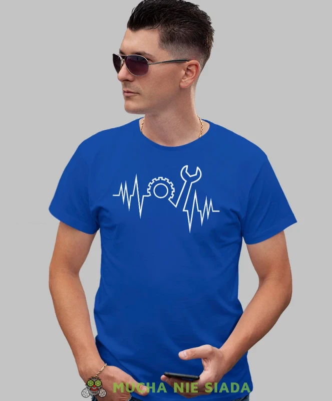 Mechanik linia życia, niebieska męska koszulka, prezent dla mechanika, koszulka z nadrukiem dla mechanika, koszulka dla mechanika, koszulki dla mechanika, mucha niesiada, mns.webp