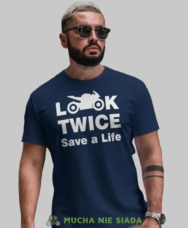 Look twice save a life, granatowa męska koszulka, koszulka dla motocyklisty, koszulki na motocykl, koszulka na motocykl, męska koszulka na motocykl na prezent dla miło.webp